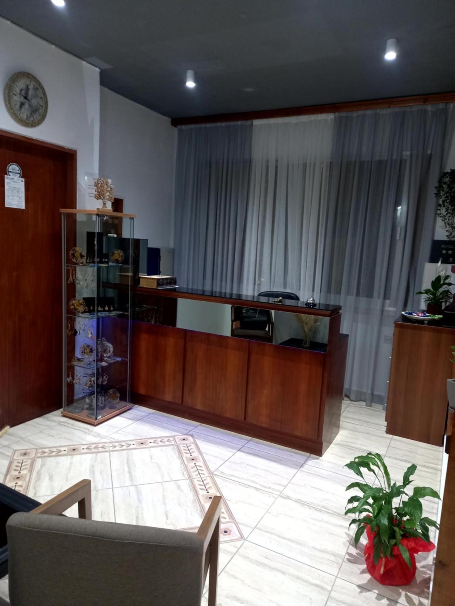 Hotel Tainaro Loutra Edipsou  Buitenkant foto